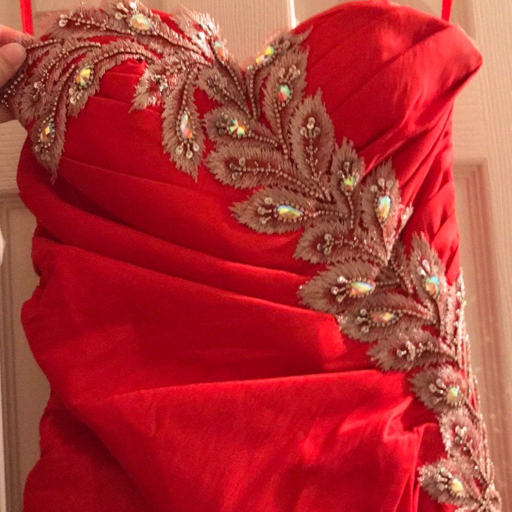 Red Ruched & Sequined Prom Dress💃🏽